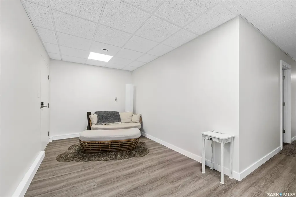 424 9th Avenue W Moose Jaw SK S6H 4H5