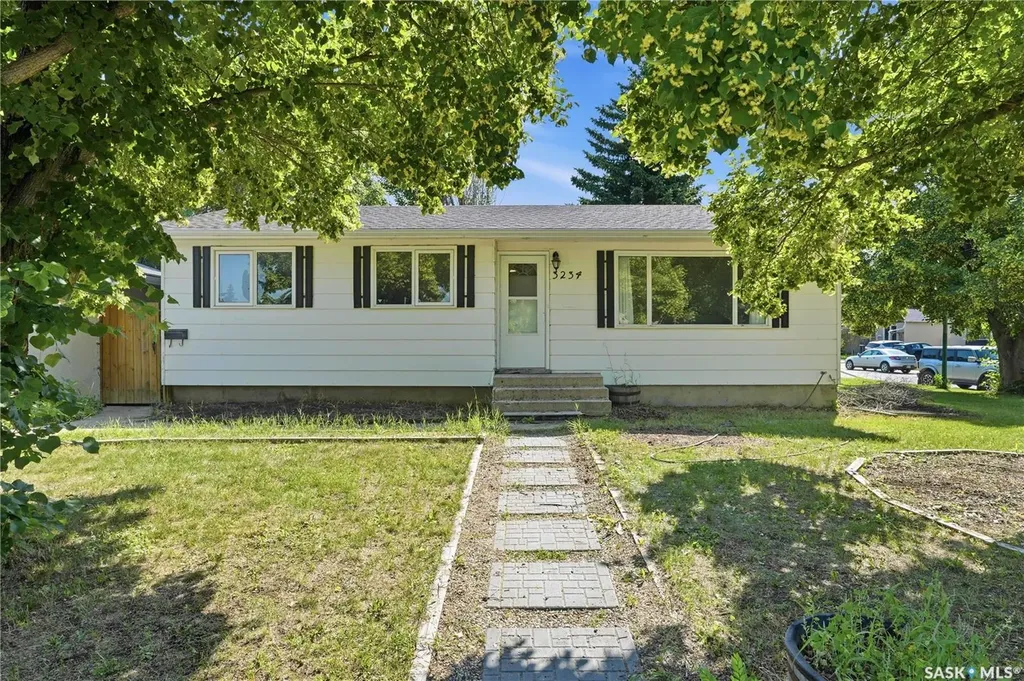 3234 Maxwell Street Saskatoon SK S7L 4K8
