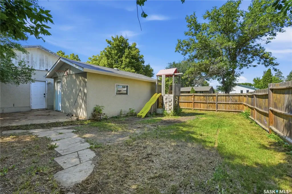 3234 Maxwell Street Saskatoon SK S7L 4K8