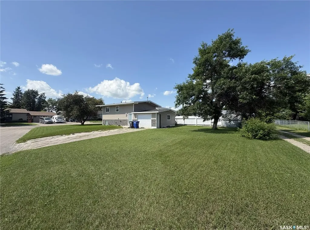 27 Calvert Crescent Lanigan SK S0K 2M0