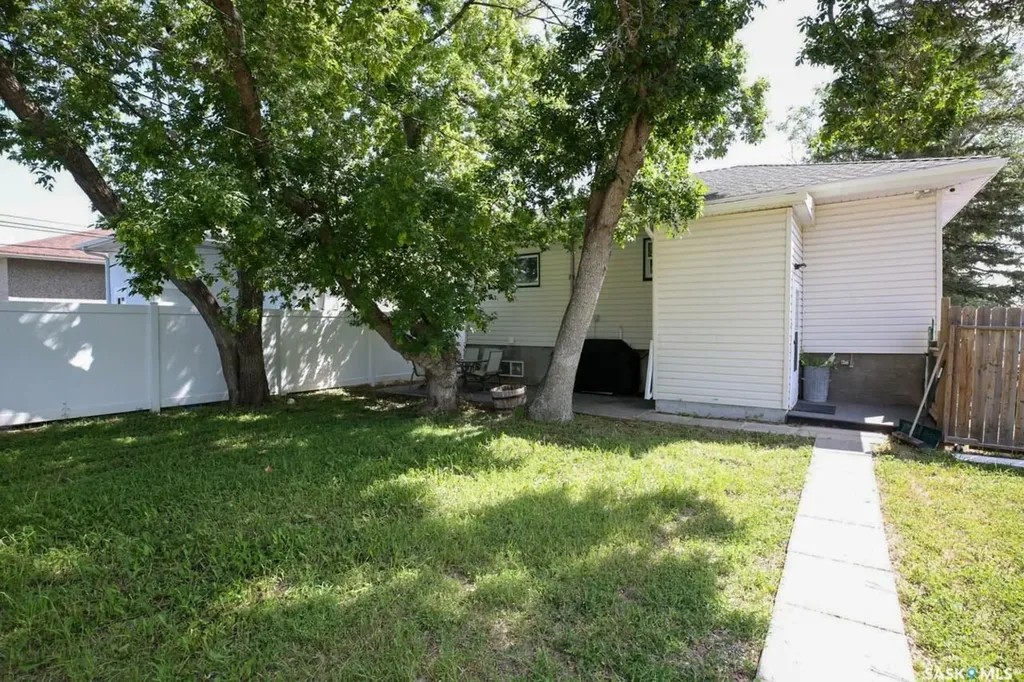 2354 Mcara Street Regina SK S4N 2W3