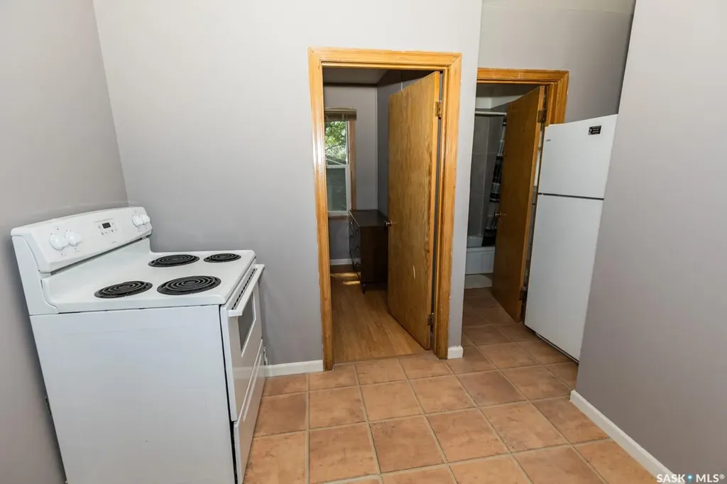 402 Grand Avenue Luseland SK S0L 2A0