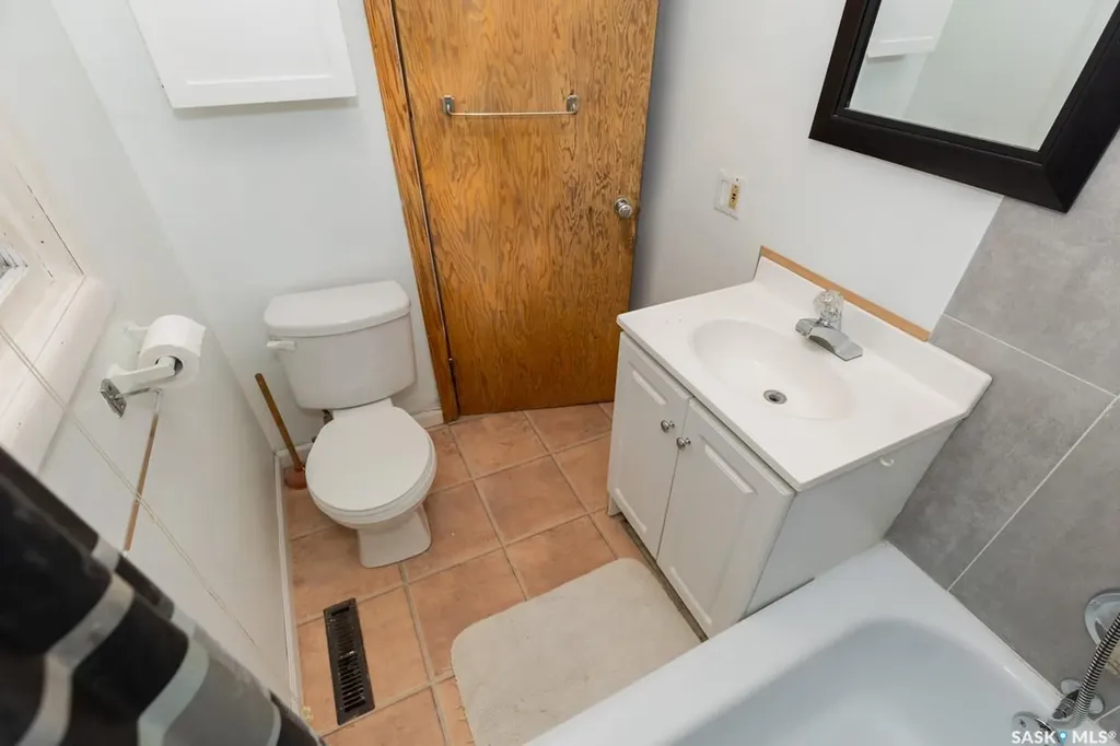 402 Grand Avenue Luseland SK S0L 2A0
