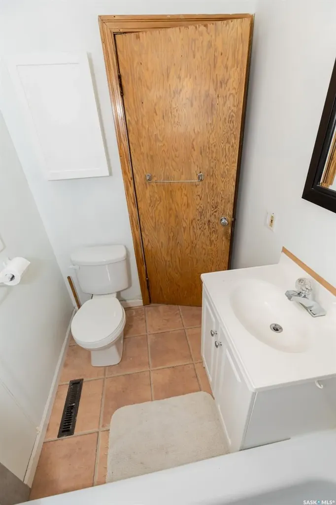 402 Grand Avenue Luseland SK S0L 2A0