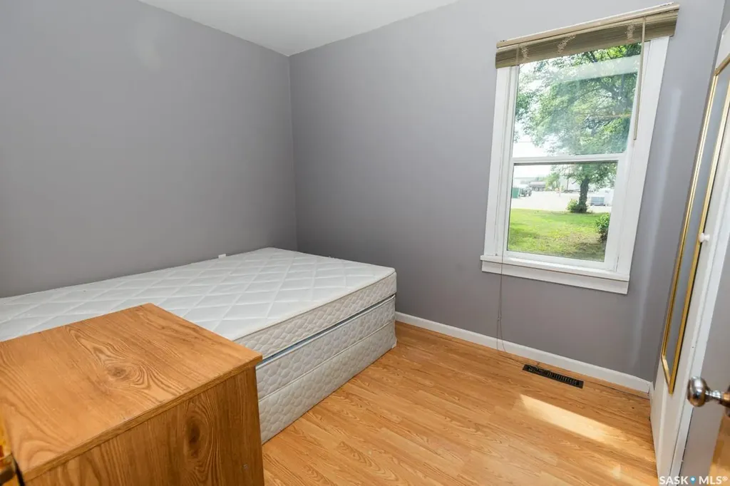 402 Grand Avenue Luseland SK S0L 2A0