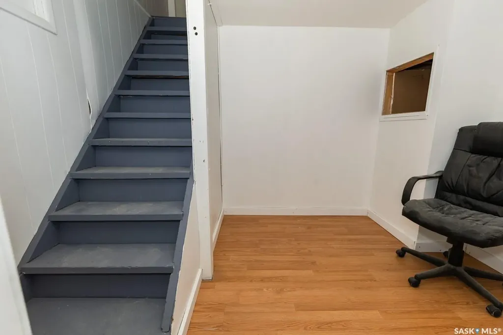 402 Grand Avenue Luseland SK S0L 2A0