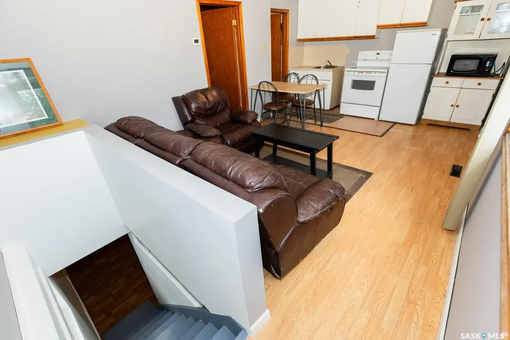 402 Grand Avenue Luseland SK S0L 2A0