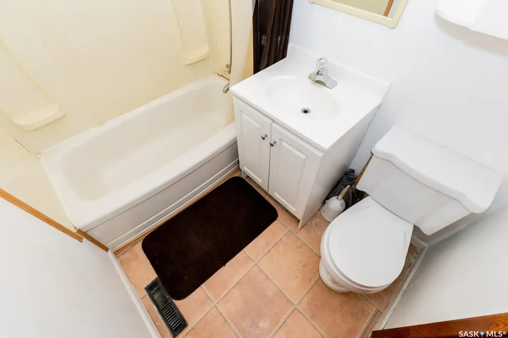 402 Grand Avenue Luseland SK S0L 2A0
