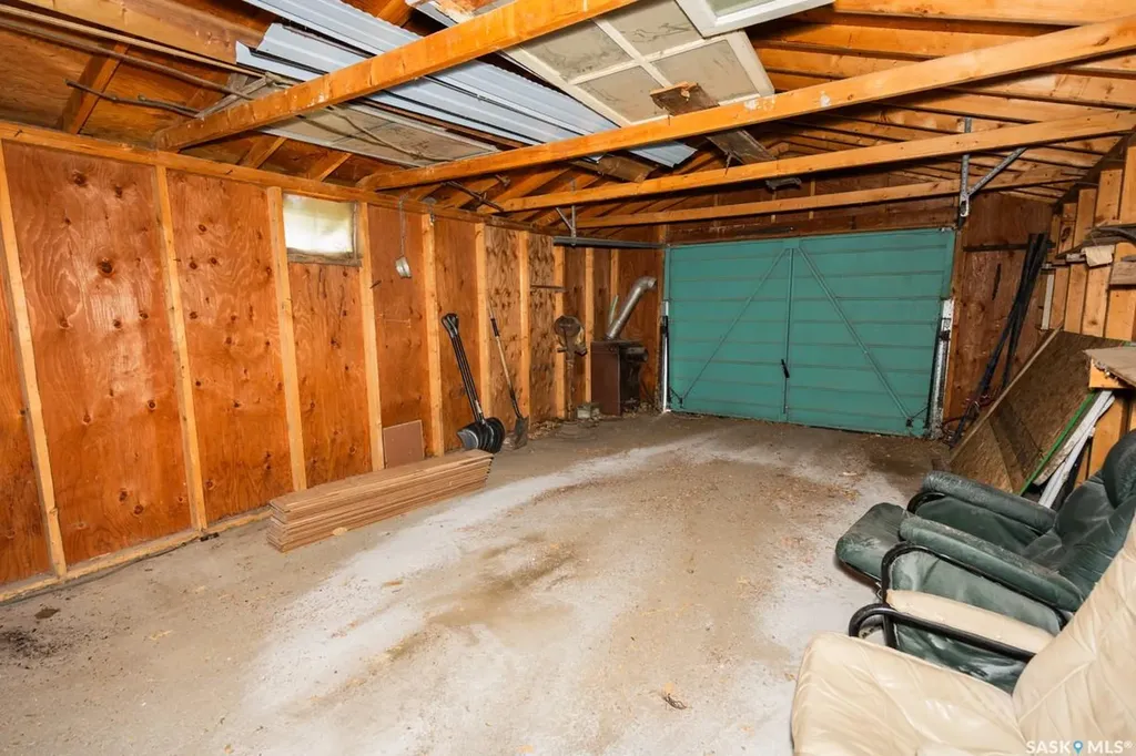 402 Grand Avenue Luseland SK S0L 2A0