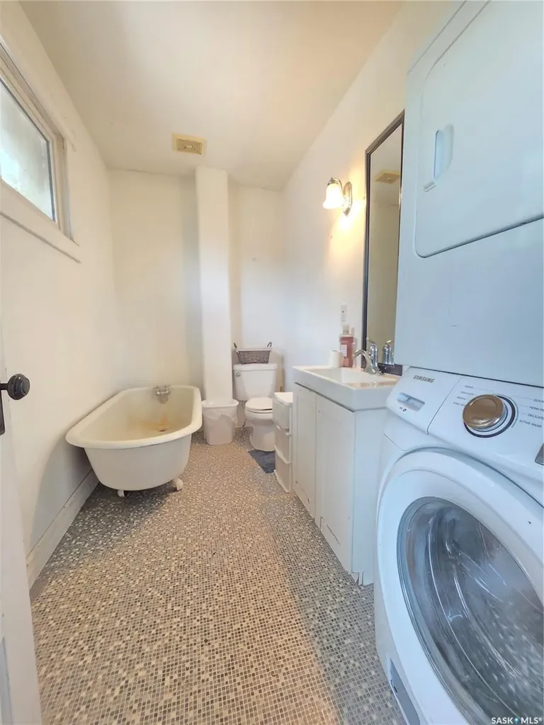 1072 104th Street North Battleford SK S9A 1N4
