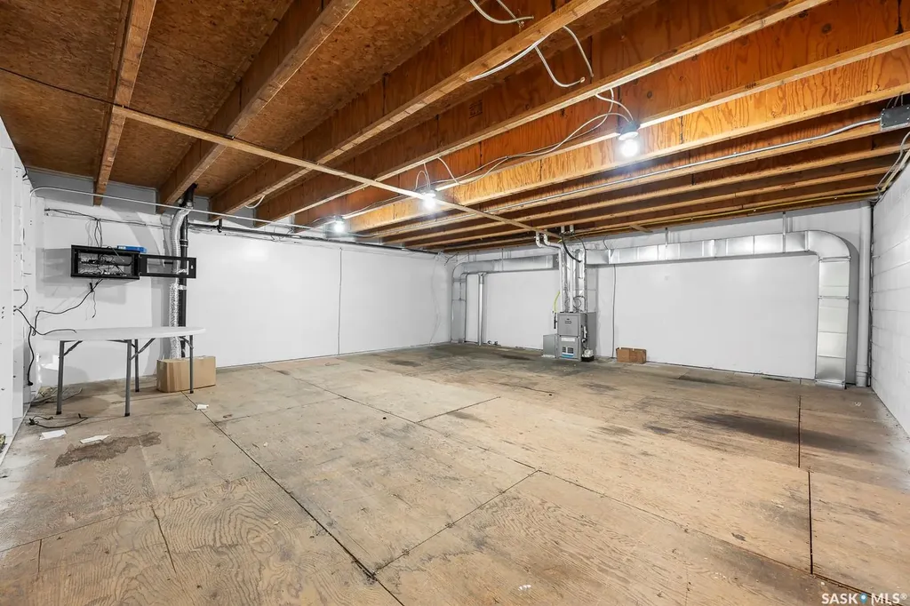 845 Mackay Street Regina SK S4N 2S3