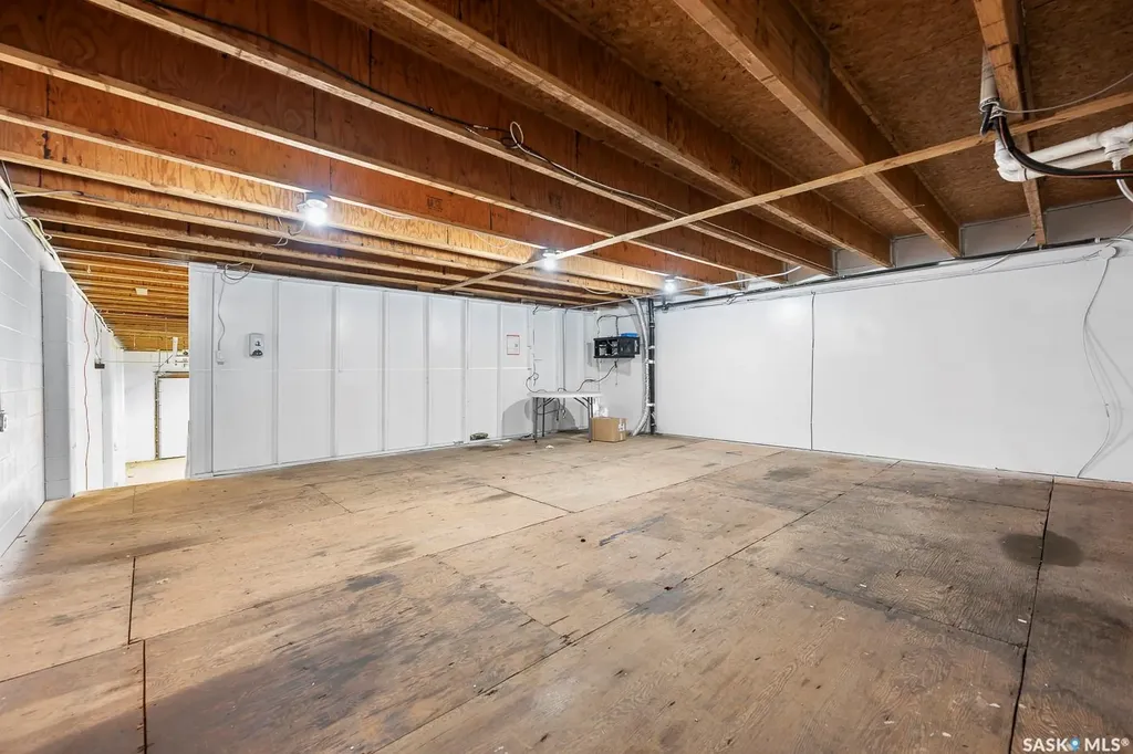 845 Mackay Street Regina SK S4N 2S3