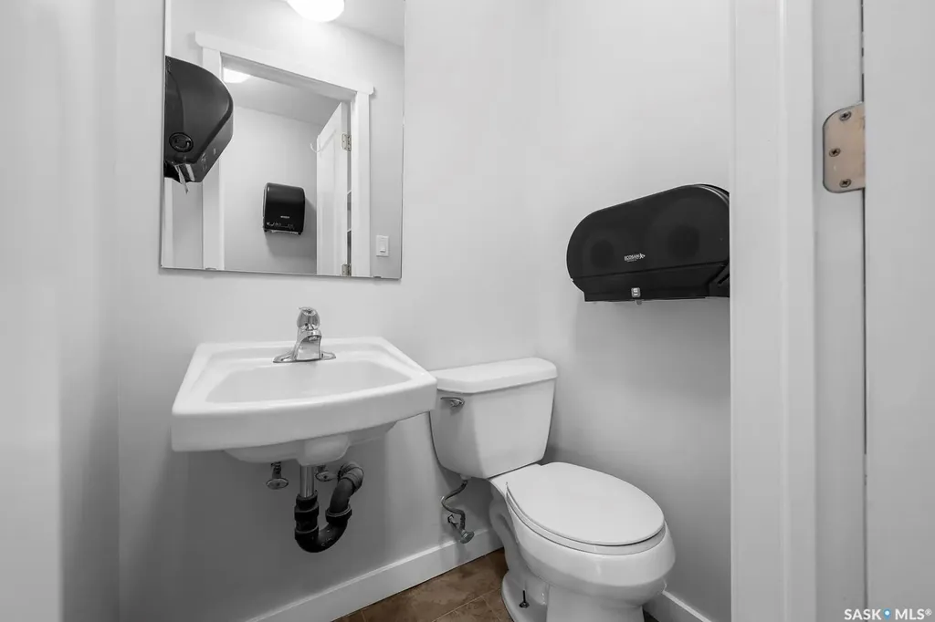 845 Mackay Street Regina SK S4N 2S3