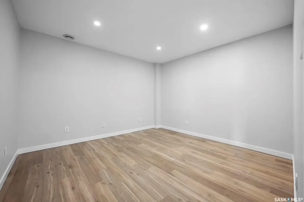 845 Mackay Street Regina SK S4N 2S3