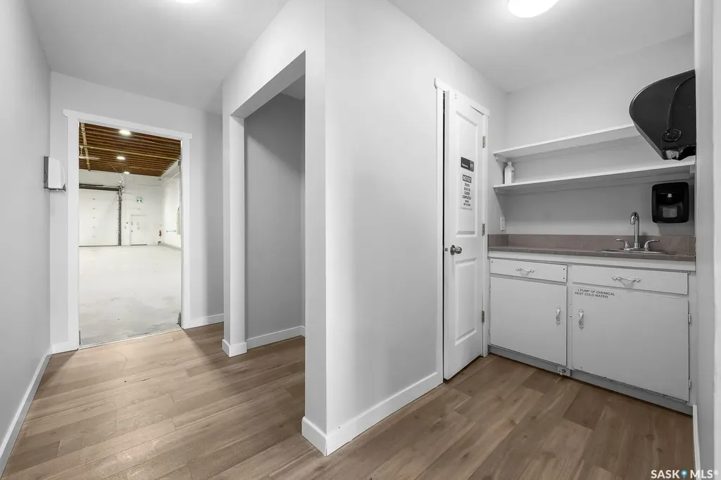 845 Mackay Street Regina SK S4N 2S3