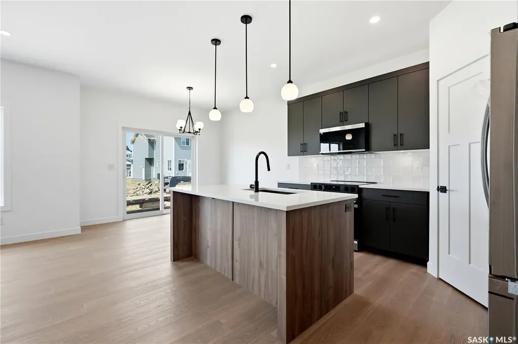 255 Doran Way Saskatoon SK S7V 1Z3