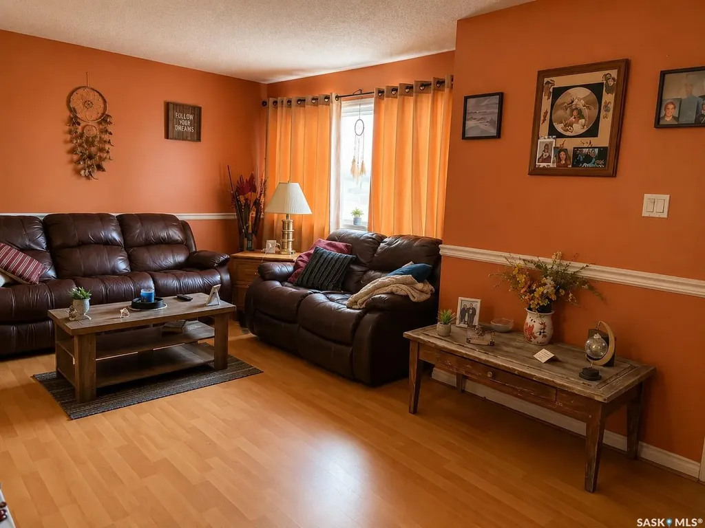 304 King Edward Street Davidson SK S7K 2Y7