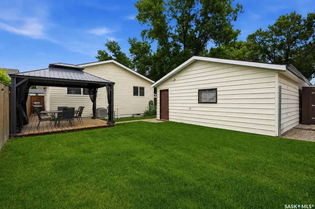 301 Fisher Crescent Saskatoon SK S7L 5E1