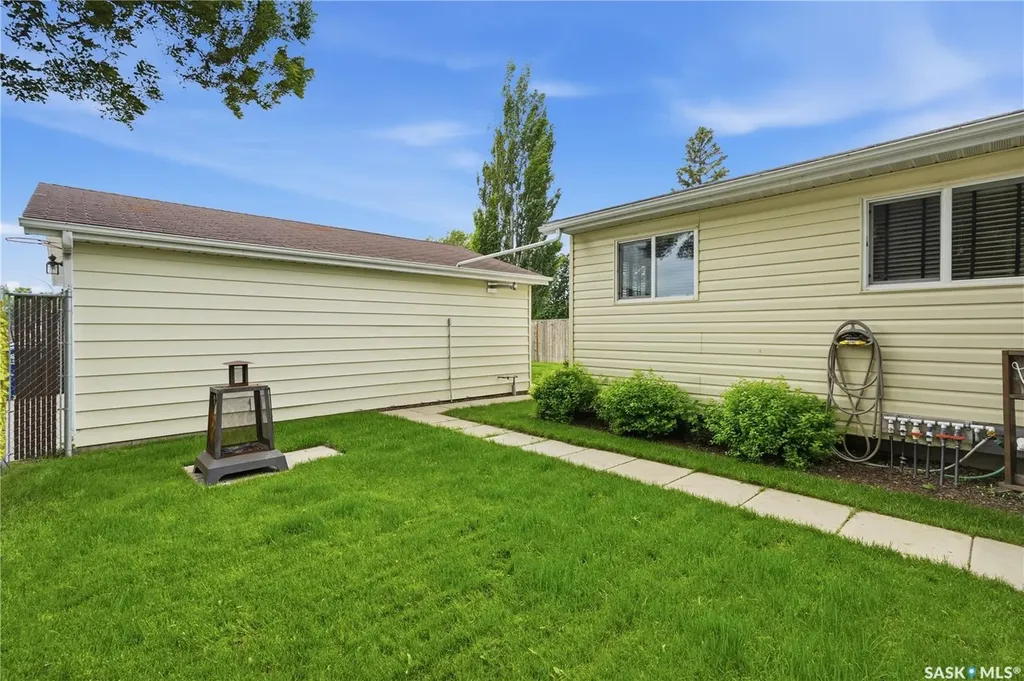 301 Fisher Crescent Saskatoon SK S7L 5E1