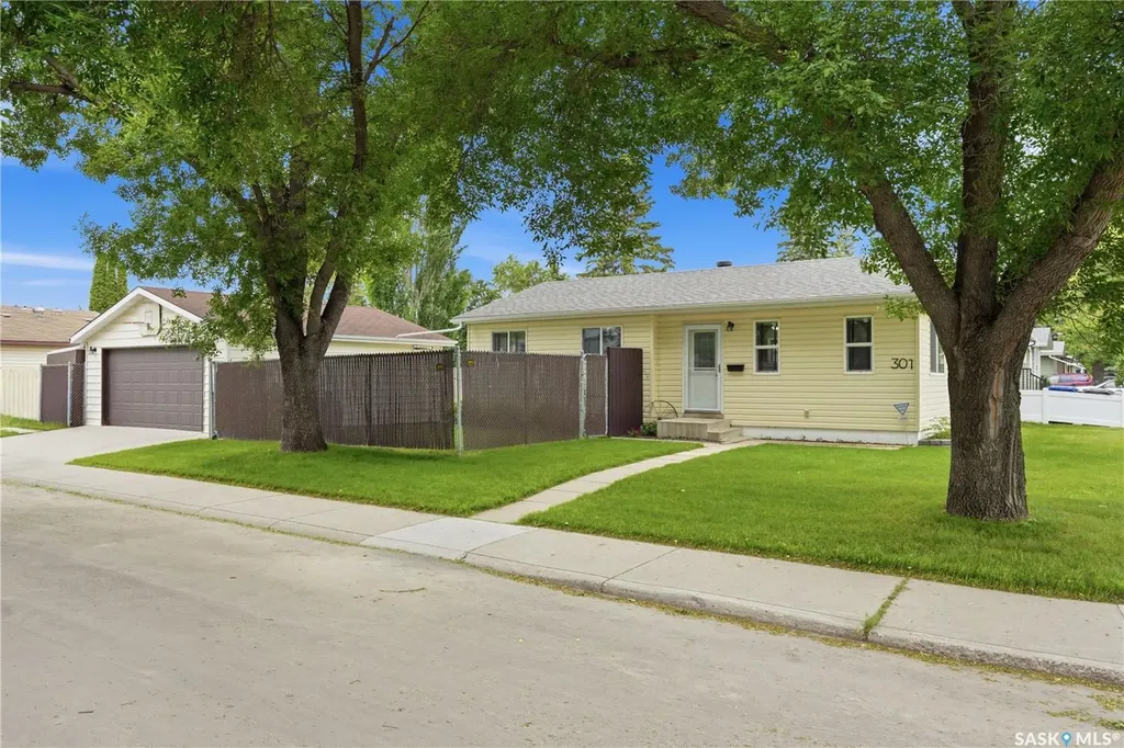 301 Fisher Crescent Saskatoon SK S7L 5E1