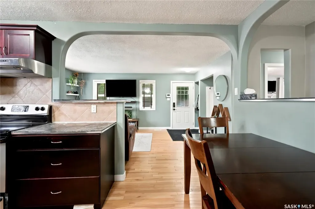 301 Fisher Crescent Saskatoon SK S7L 5E1
