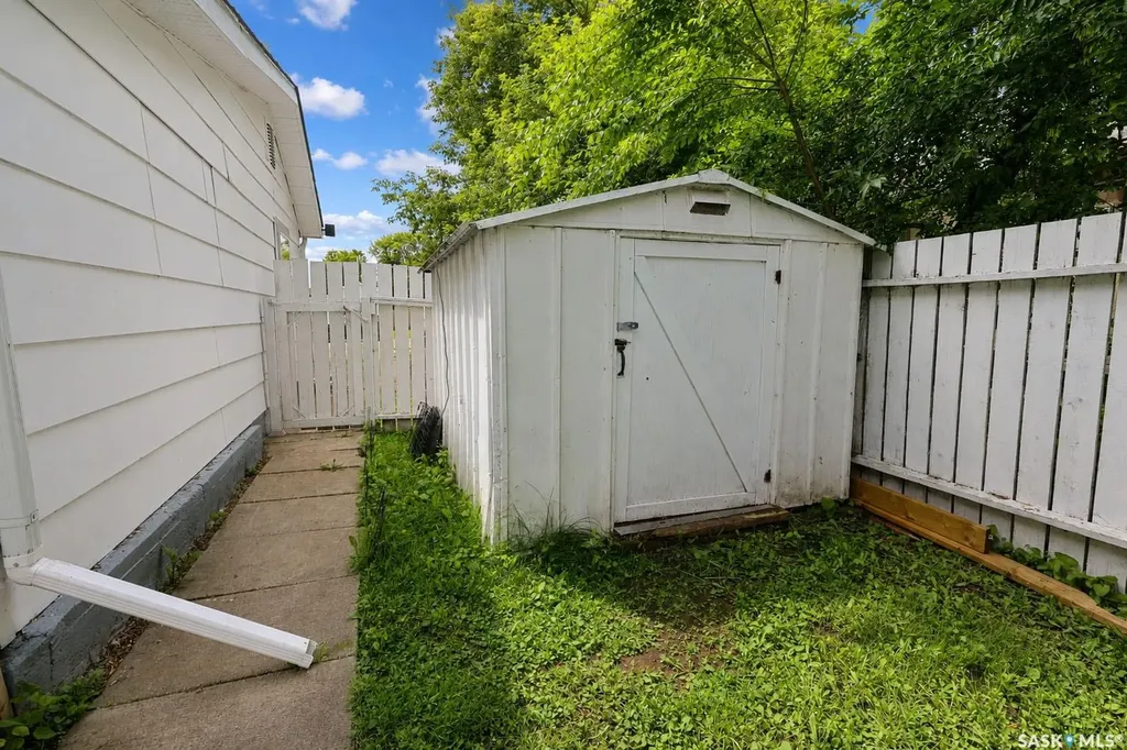 748 5th Street E Prince Albert SK S6V 0M5