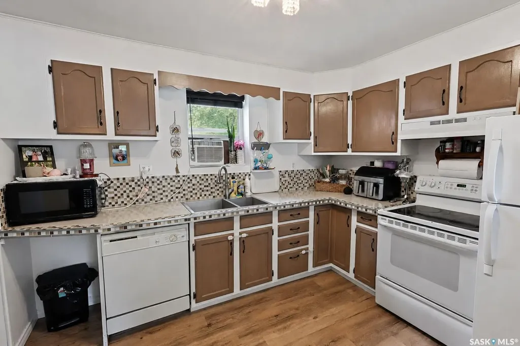 748 5th Street E Prince Albert SK S6V 0M5