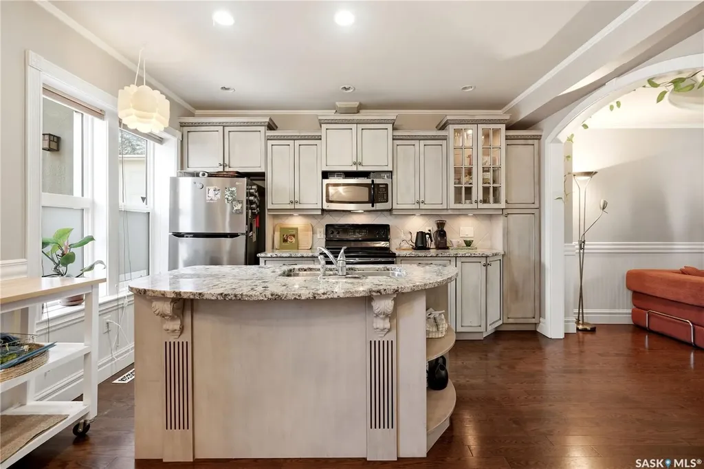 719 14th Street E Saskatoon SK S7N 0P6