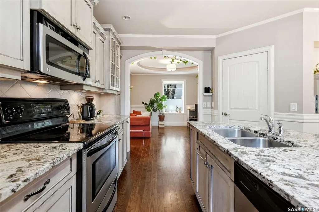 719 14th Street E Saskatoon SK S7N 0P6