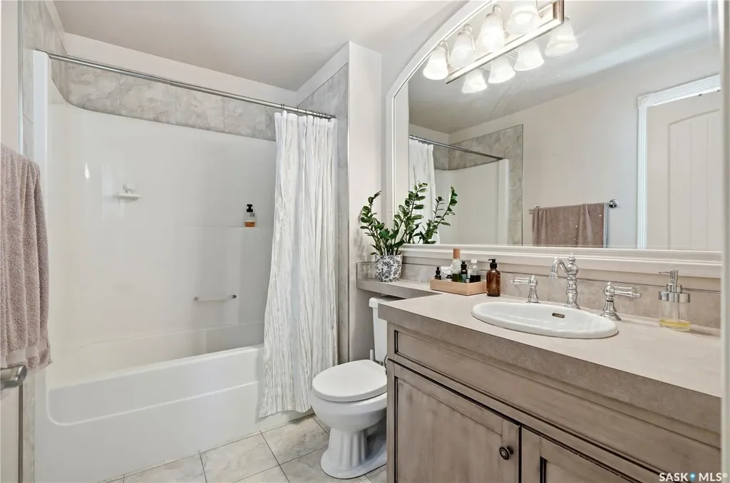 719 14th Street E Saskatoon SK S7N 0P6