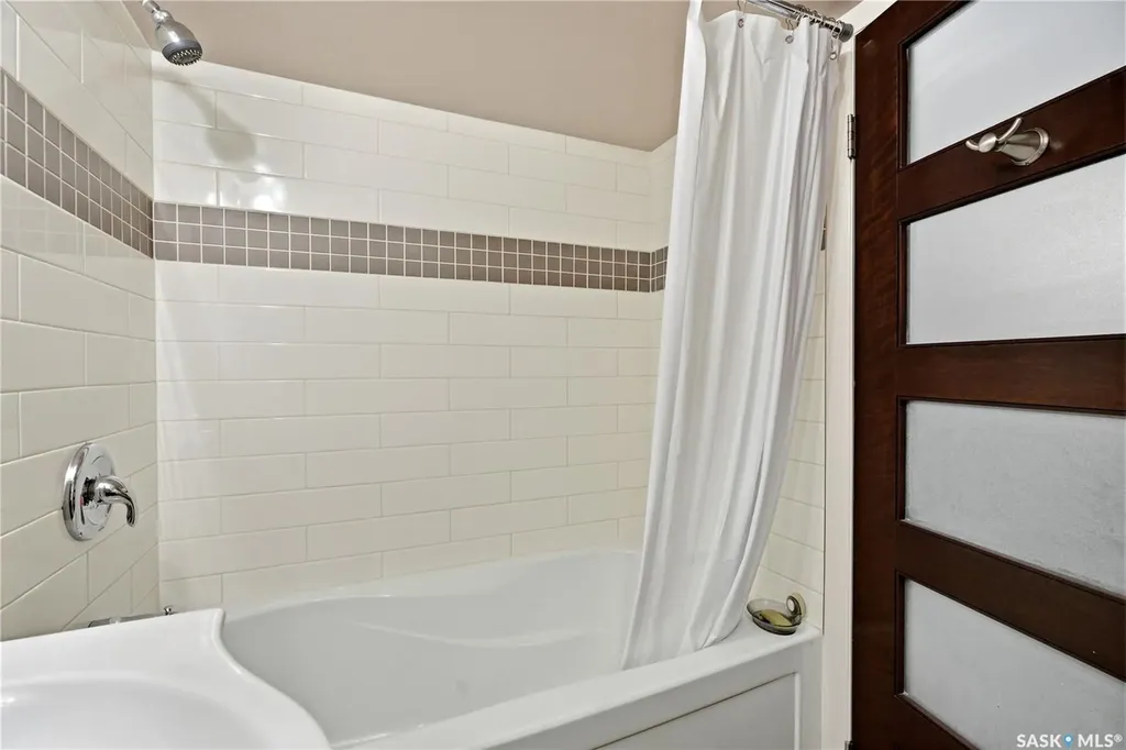 719 14th Street E Saskatoon SK S7N 0P6