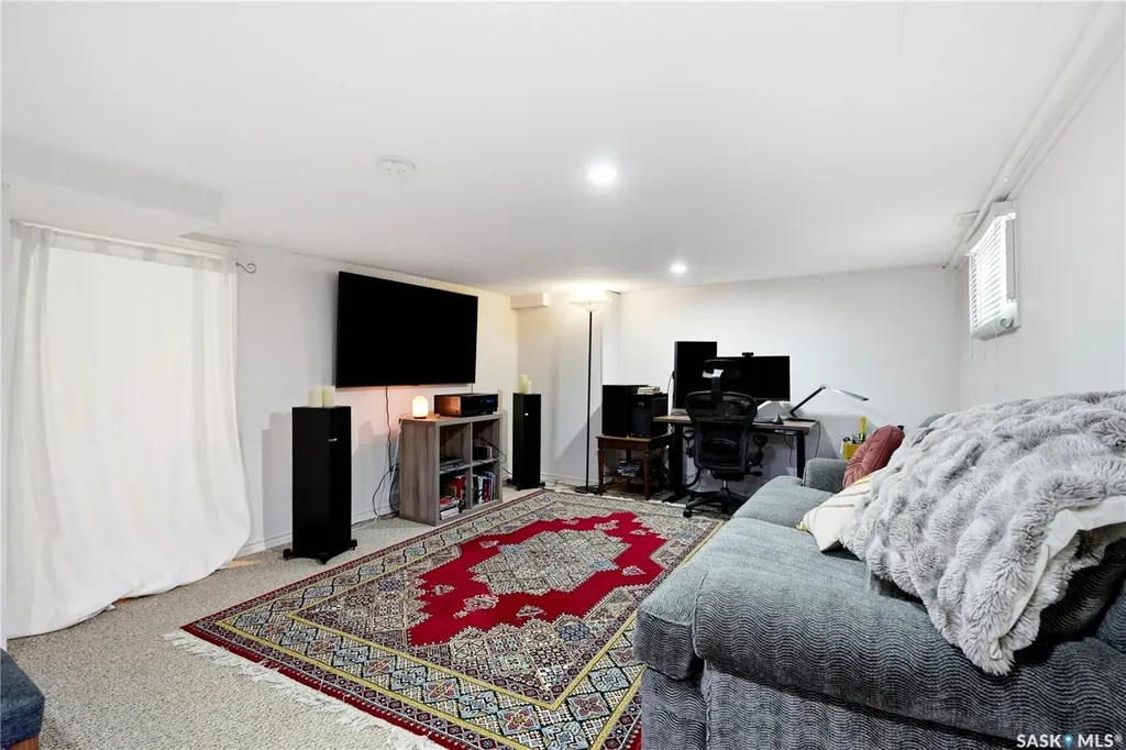 719 14th Street E Saskatoon SK S7N 0P6