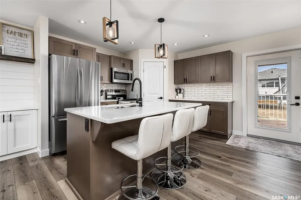 123 Hodges Crescent Moose Jaw SK S6J 0B1