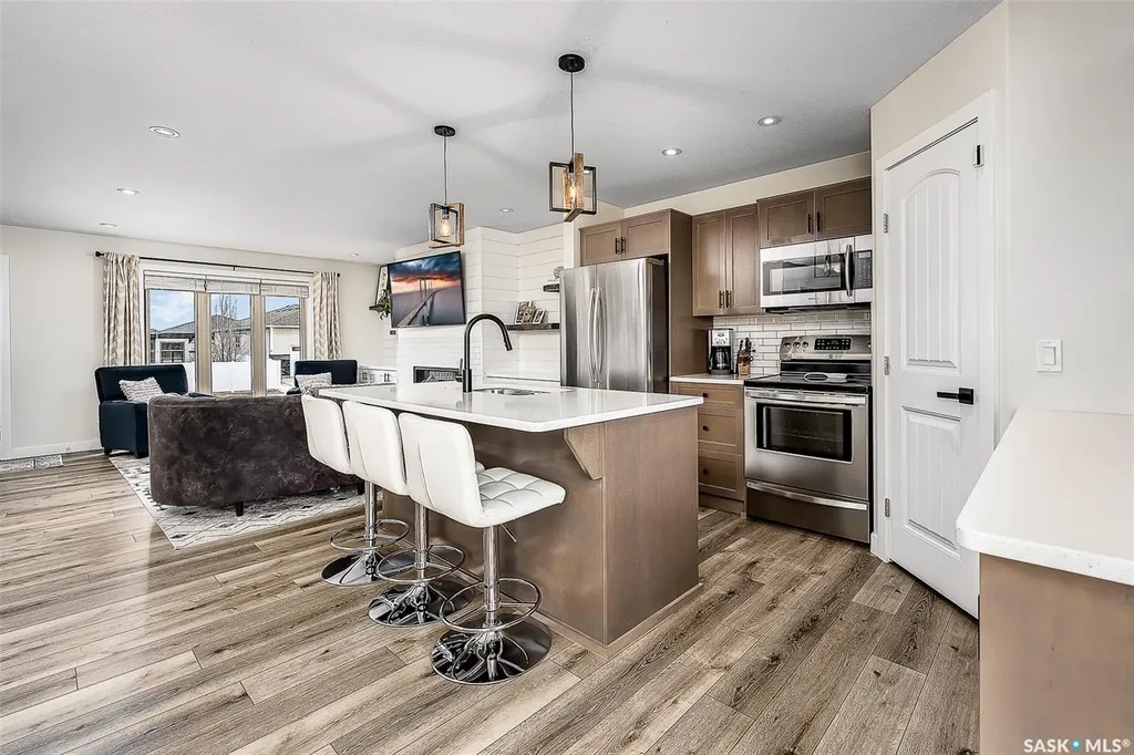 123 Hodges Crescent Moose Jaw SK S6J 0B1