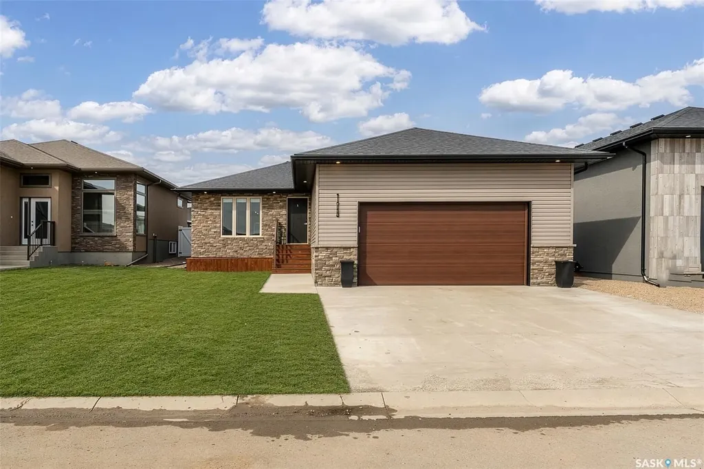 123 Hodges Crescent Moose Jaw SK S6J 0B1