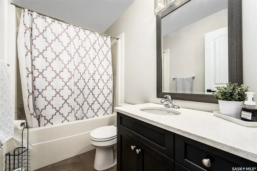123 Hodges Crescent Moose Jaw SK S6J 0B1