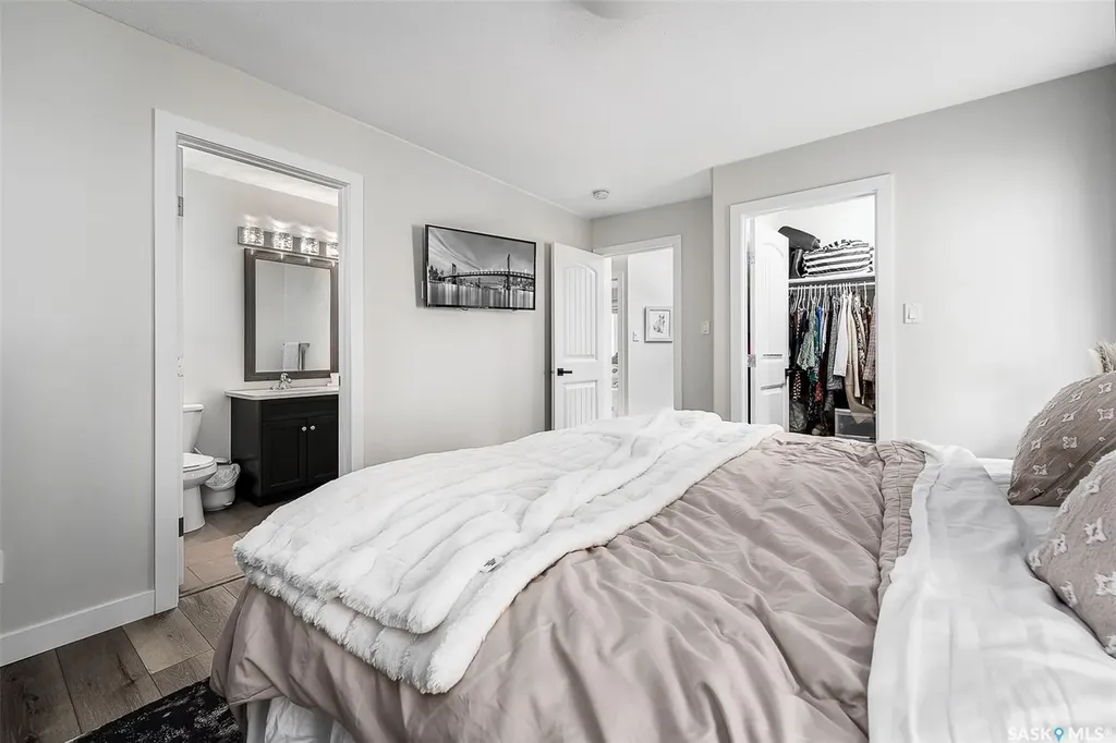 123 Hodges Crescent Moose Jaw SK S6J 0B1