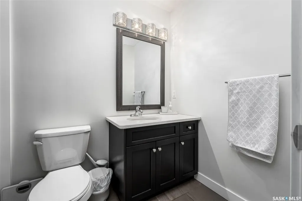 123 Hodges Crescent Moose Jaw SK S6J 0B1