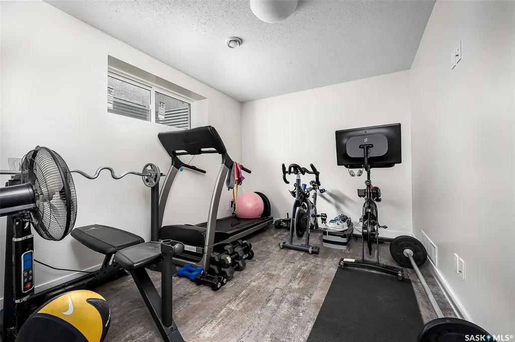 123 Hodges Crescent Moose Jaw SK S6J 0B1