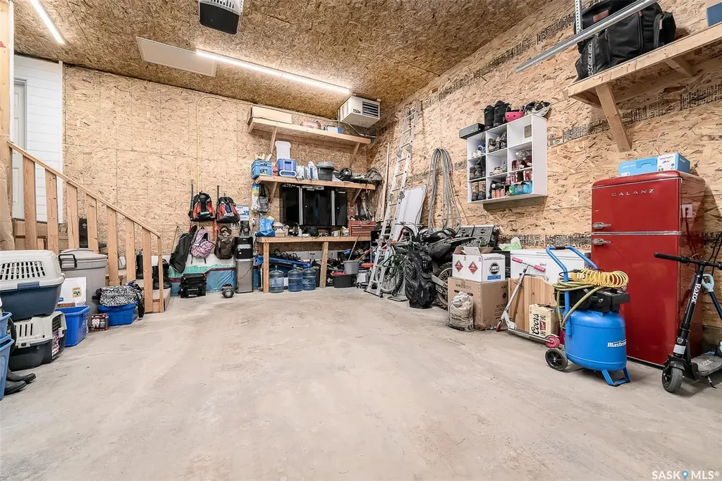 123 Hodges Crescent Moose Jaw SK S6J 0B1