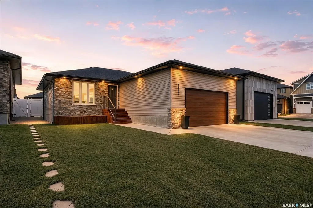 123 Hodges Crescent Moose Jaw SK S6J 0B1