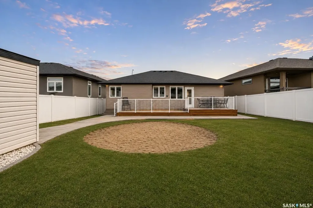 123 Hodges Crescent Moose Jaw SK S6J 0B1