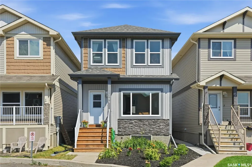 810 Hampton Circle Saskatoon SK S7R 0K1