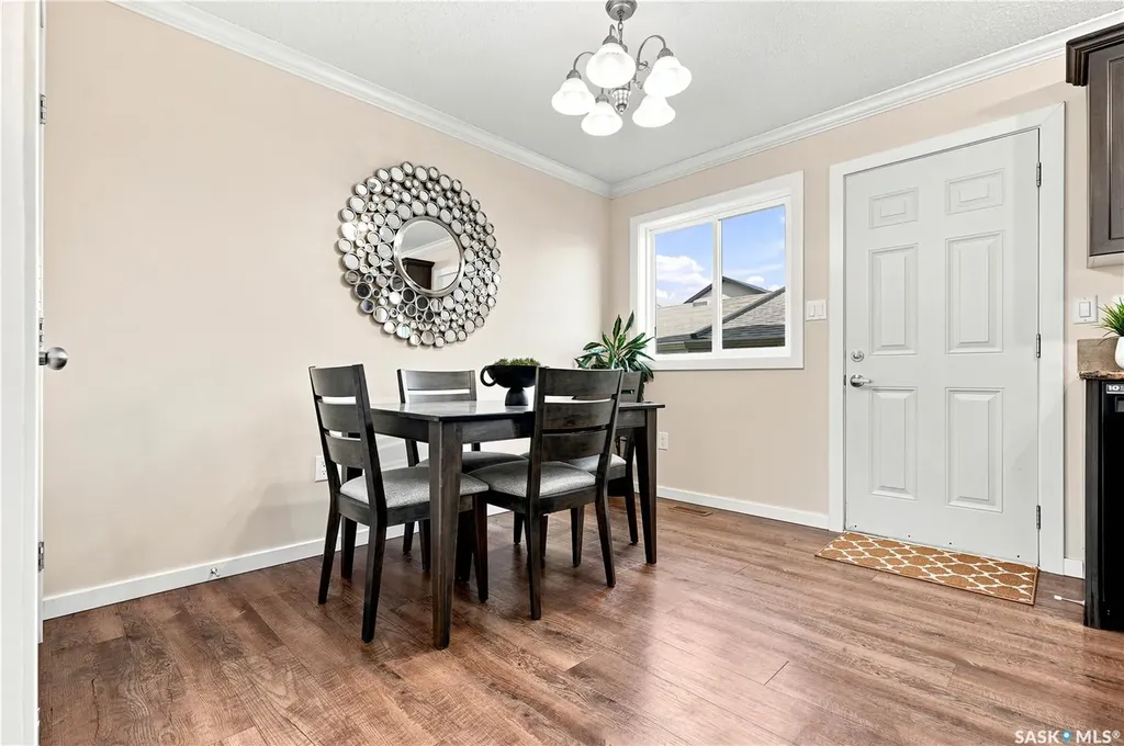 810 Hampton Circle Saskatoon SK S7R 0K1