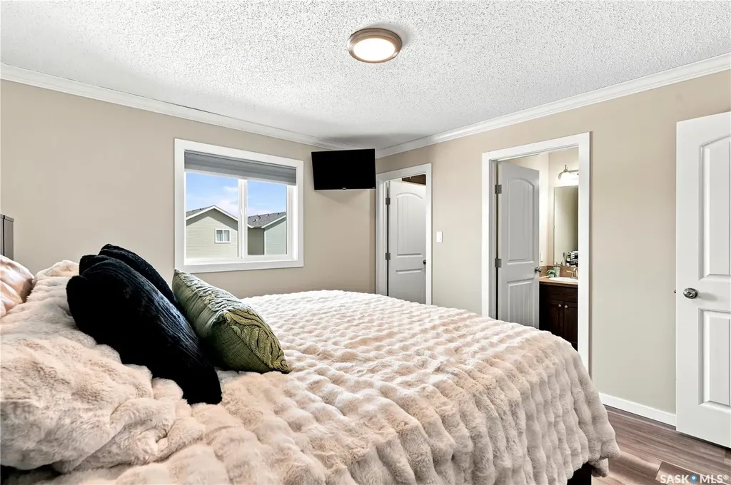 810 Hampton Circle Saskatoon SK S7R 0K1