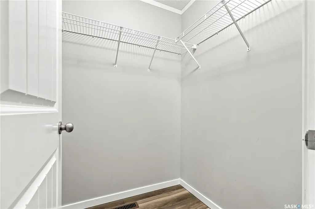 810 Hampton Circle Saskatoon SK S7R 0K1