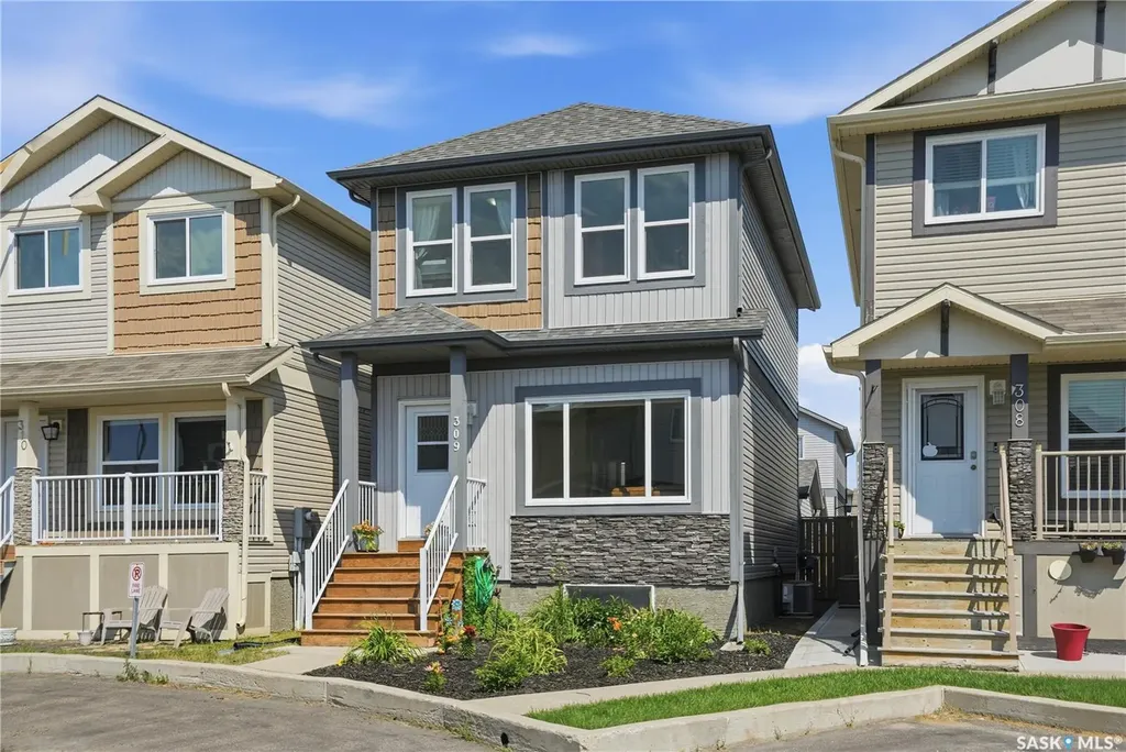 810 Hampton Circle Saskatoon SK S7R 0K1