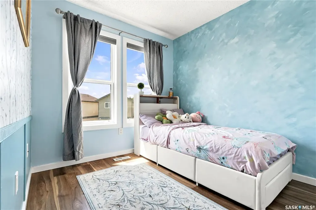 810 Hampton Circle Saskatoon SK S7R 0K1