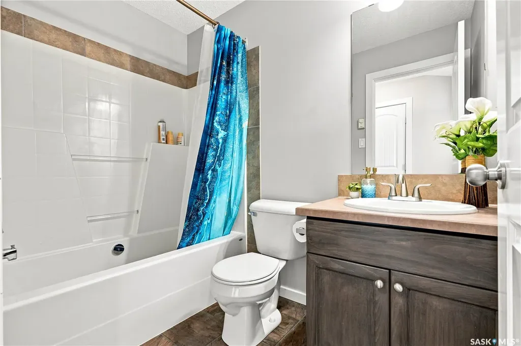 810 Hampton Circle Saskatoon SK S7R 0K1