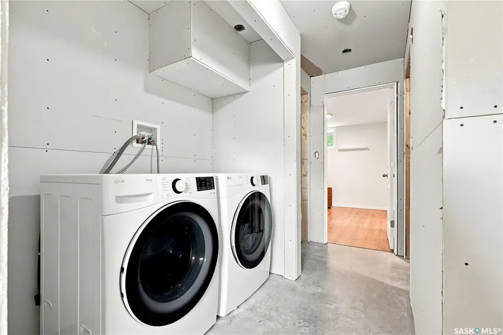 810 Hampton Circle Saskatoon SK S7R 0K1